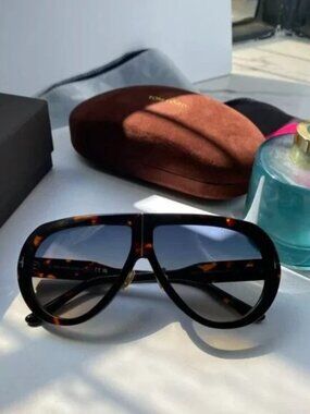 Tom Ford Oversized Tortoise Aviator Sunglasses